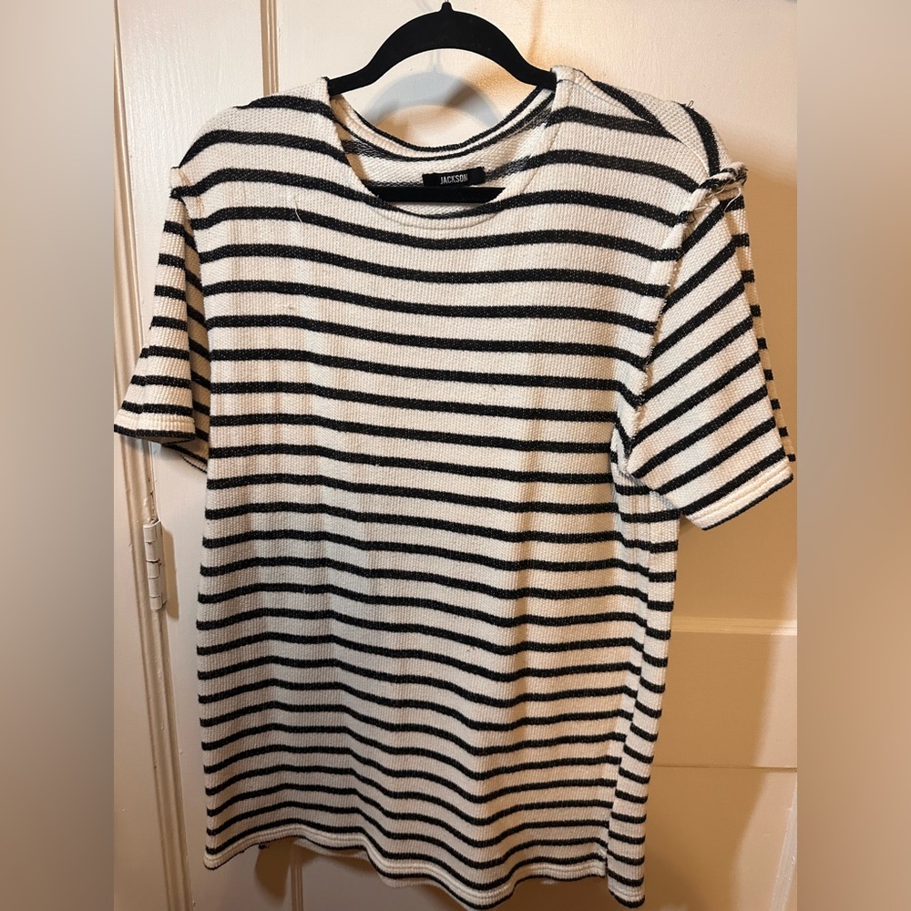 MENS MEDIUM JACKSON SHORT SLEEVE OVERSIZED SHIRT